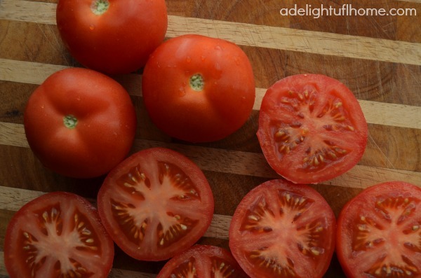 slicing tomatoes