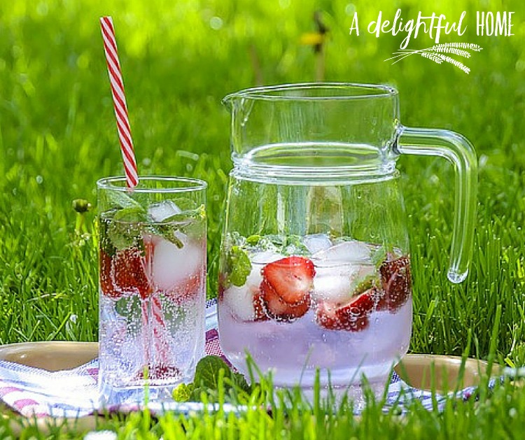 5 Quick and Easy Tips for Drinking More Water Everyday | aDelightulHome.com