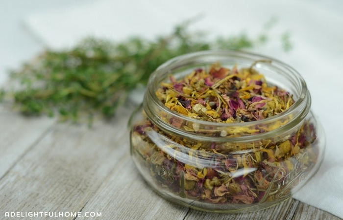 diy-beauty-prep-herbal-face-steam