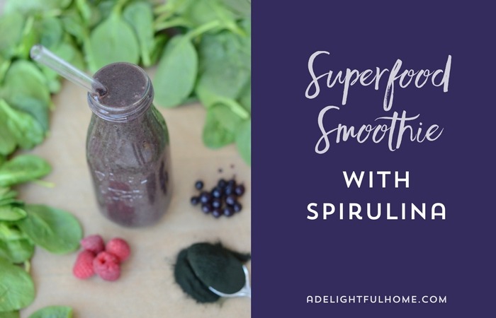 Superfood Smoothie with Spirulina