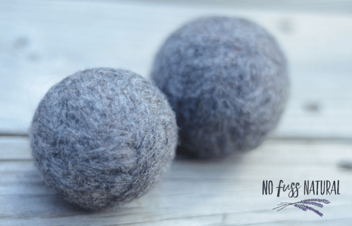 https://nofussnatural.com/wp-content/uploads/2017/09/felted-dryer-balls-no-fuss-natural.png